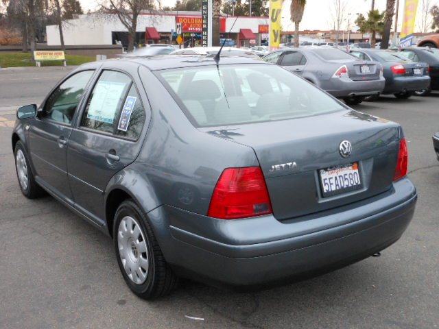 2003 Volkswagen Jetta I-4 Manual