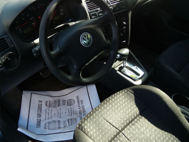 2003 Volkswagen Jetta I-4 Manual