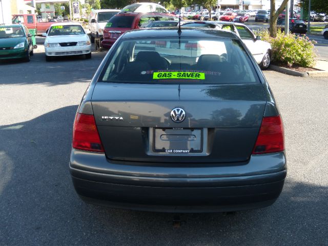 2003 Volkswagen Jetta I-4 Manual