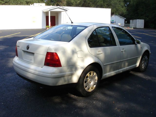 2003 Volkswagen Jetta I-4 Manual