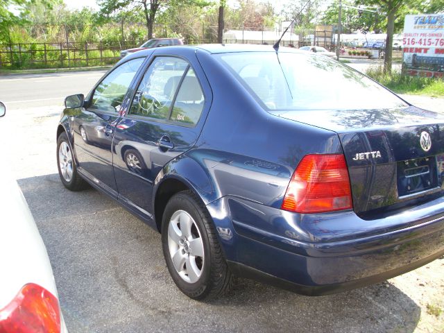 2003 Volkswagen Jetta FWD 4dr Sport
