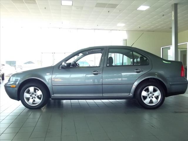 2003 Volkswagen Jetta FWD 4dr Sport