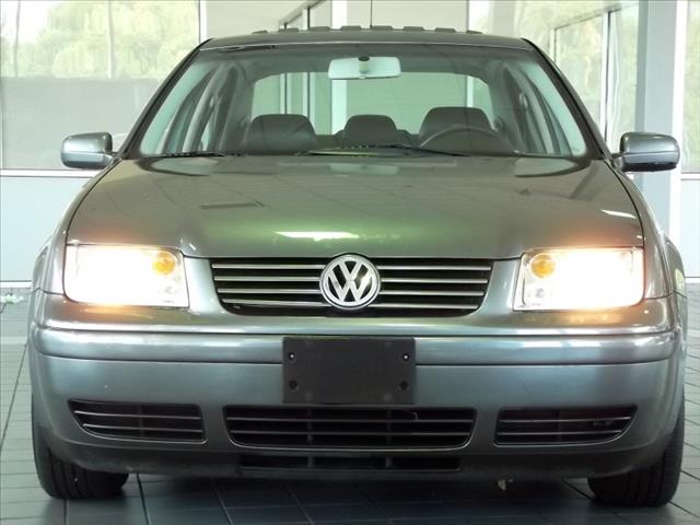 2003 Volkswagen Jetta FWD 4dr Sport