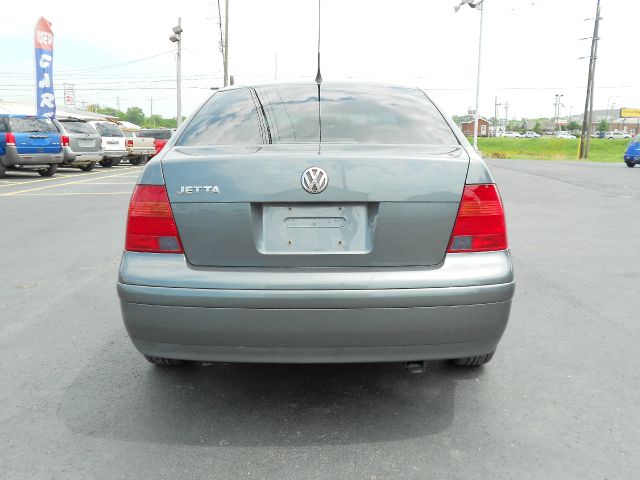 2003 Volkswagen Jetta Quad Cab 4x2 Shortbox XLT