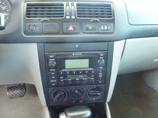 2003 Volkswagen Jetta Quad Cab 4x2 Shortbox XLT