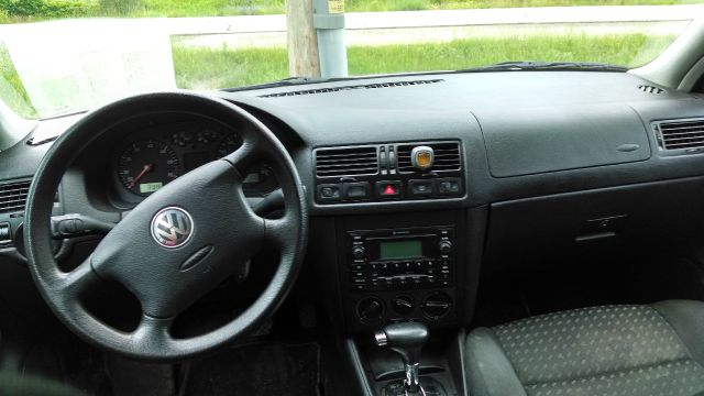 2003 Volkswagen Jetta LS Flex Fuel 4x4 This Is One Of Our Best Bargains