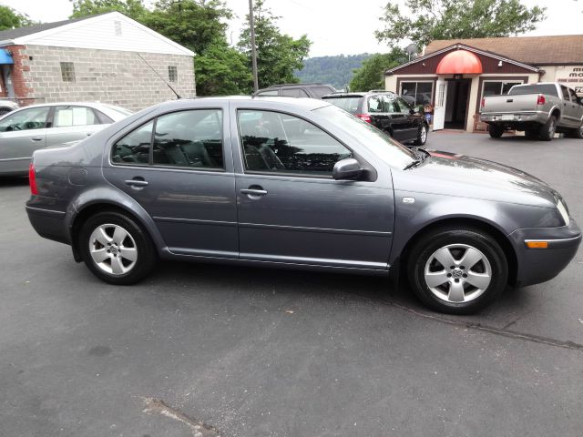 2003 Volkswagen Jetta Quad Cab 4x2 Shortbox XLT
