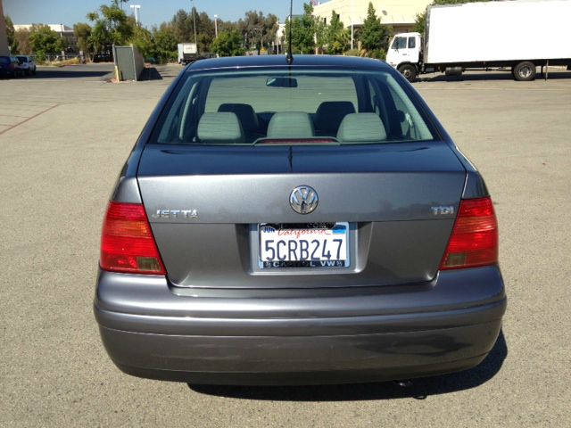 2003 Volkswagen Jetta 4dr 112 WB AWD