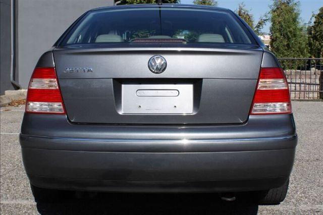 2004 Volkswagen Jetta SLE 4DR 4X4