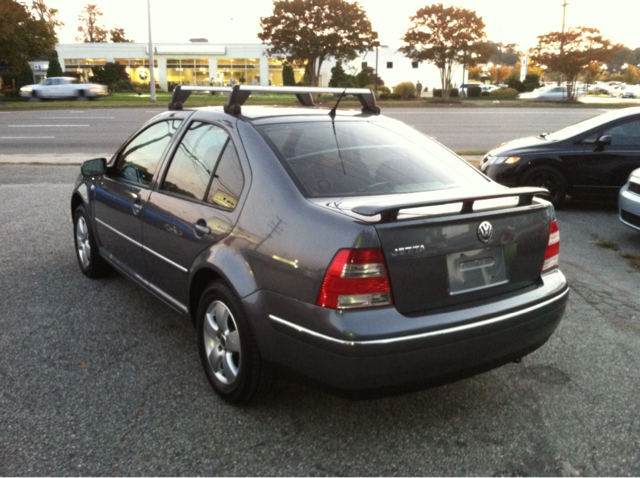 2004 Volkswagen Jetta FWD 4dr Sport