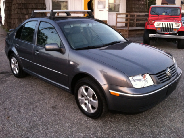 2004 Volkswagen Jetta FWD 4dr Sport