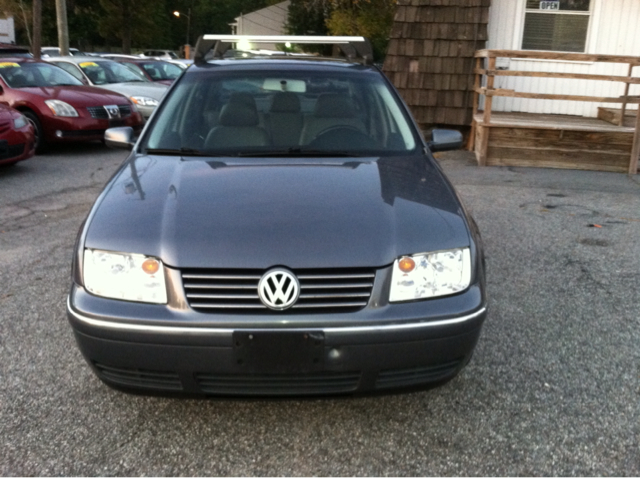 2004 Volkswagen Jetta FWD 4dr Sport
