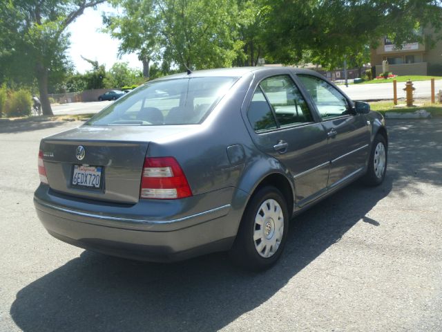 2004 Volkswagen Jetta LS Flex Fuel 4x4 This Is One Of Our Best Bargains