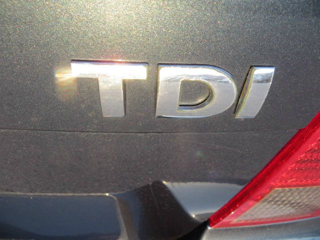 2004 Volkswagen Jetta 4dr 112 WB AWD