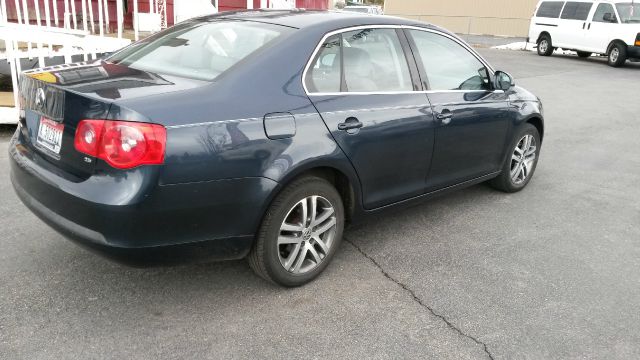 2005 Volkswagen Jetta Reg Cab 135.5 WB 4WD DRW