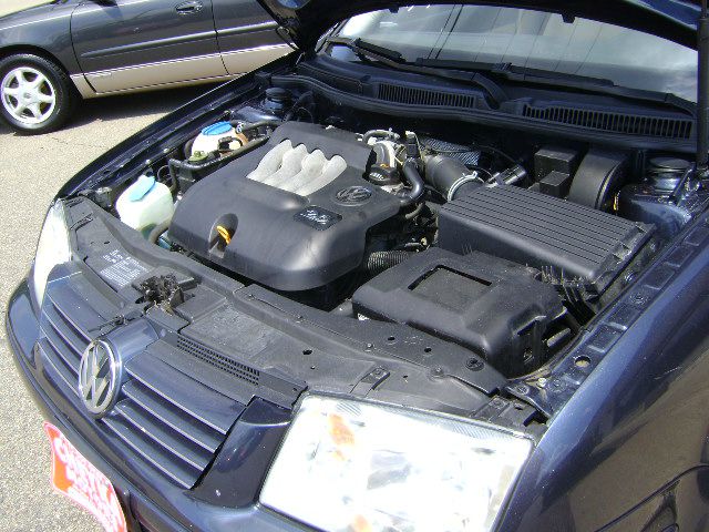 2005 Volkswagen Jetta I-4 Manual