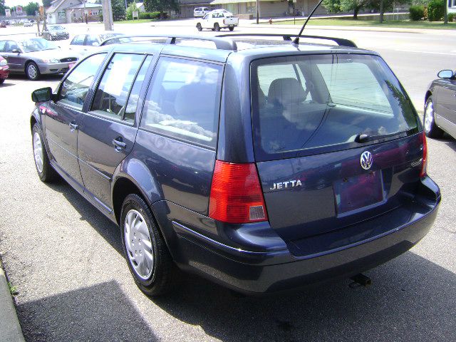2005 Volkswagen Jetta I-4 Manual