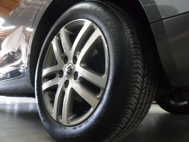 2005 Volkswagen Jetta Reg Cab 135.5 WB 4WD DRW