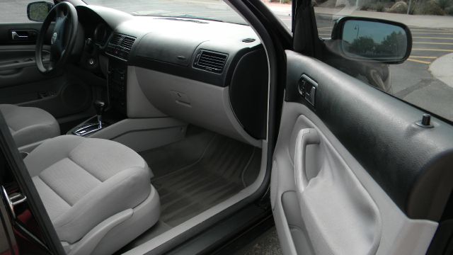 2005 Volkswagen Jetta EXV6 AT Leather
