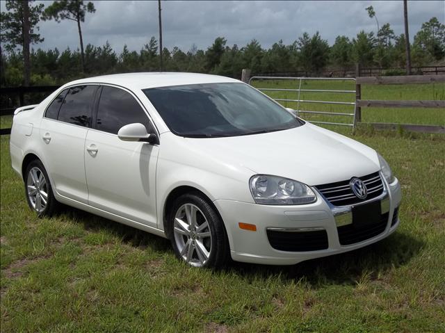 2005 Volkswagen Jetta 5 Door Quad Seating