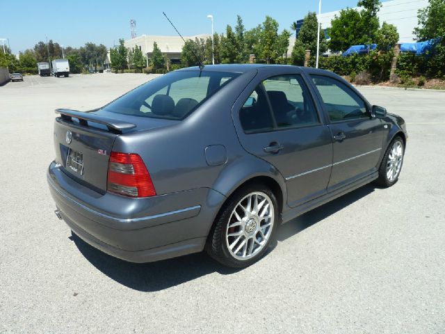 2005 Volkswagen Jetta Ml500 4matic 4dr 5.0L AWD SUV