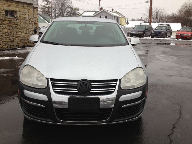 2005 Volkswagen Jetta SLE W/new Custom Leather