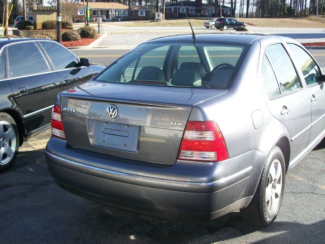 2005 Volkswagen Jetta 4dr 112 WB AWD