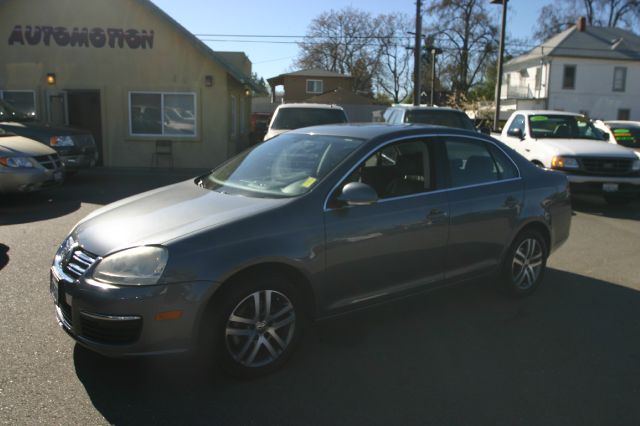 2005 Volkswagen Jetta Reg Cab 135.5 WB 4WD DRW
