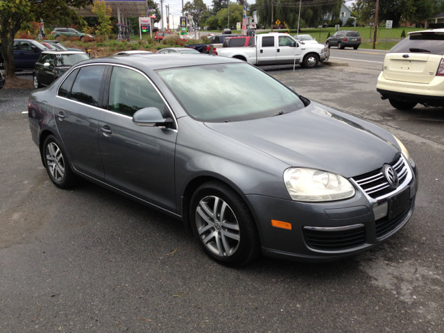 2005 Volkswagen Jetta Reg Cab 135.5 WB 4WD DRW
