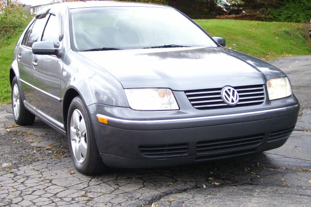 2005 Volkswagen Jetta XLE, AWD, Leather
