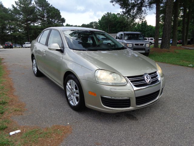 2006 Volkswagen Jetta 2500 Cargo Van TMU