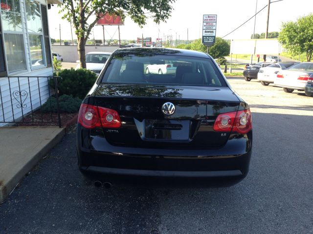 2006 Volkswagen Jetta Reg Cab 135.5 WB 4WD DRW