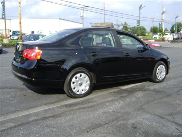 2006 Volkswagen Jetta 4DR SDN LE V6 AT