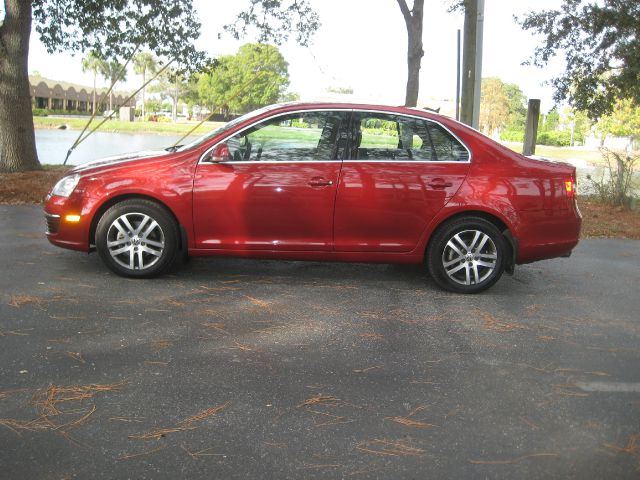 2006 Volkswagen Jetta Awd-nav-quads-third-moonroof-1 Owner