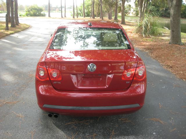 2006 Volkswagen Jetta Awd-nav-quads-third-moonroof-1 Owner
