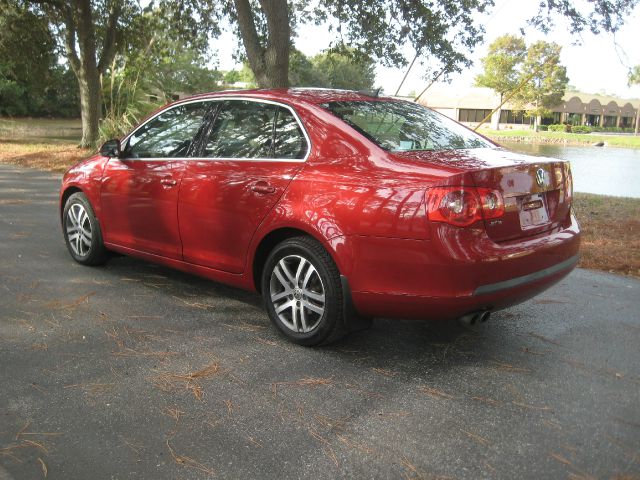2006 Volkswagen Jetta Awd-nav-quads-third-moonroof-1 Owner