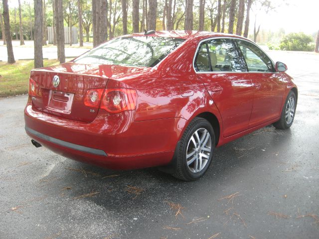 2006 Volkswagen Jetta Awd-nav-quads-third-moonroof-1 Owner