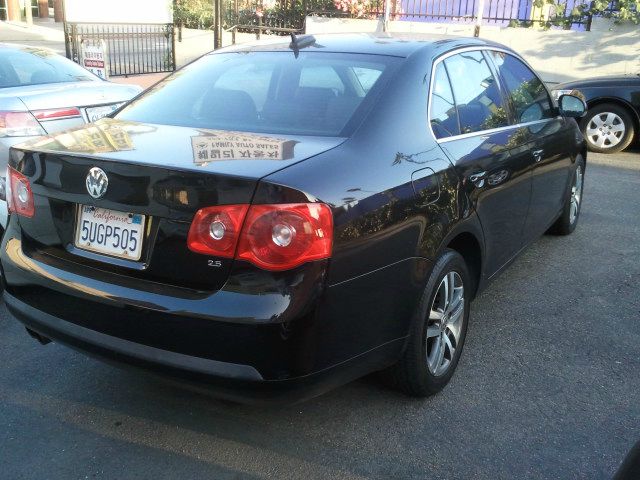 2006 Volkswagen Jetta Reg Cab 135.5 WB 4WD DRW