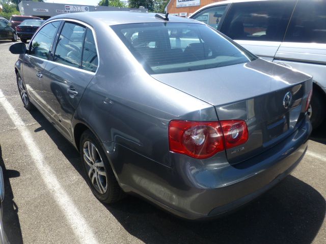 2006 Volkswagen Jetta Reg Cab 135.5 WB 4WD DRW