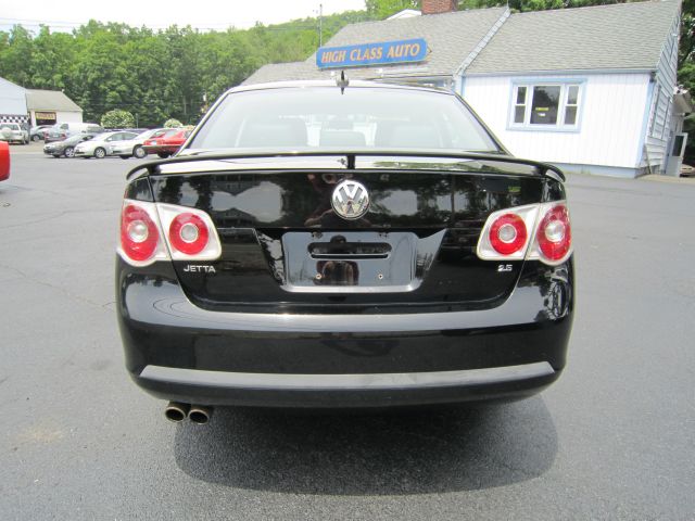 2006 Volkswagen Jetta Reg Cab 135.5 WB 4WD DRW