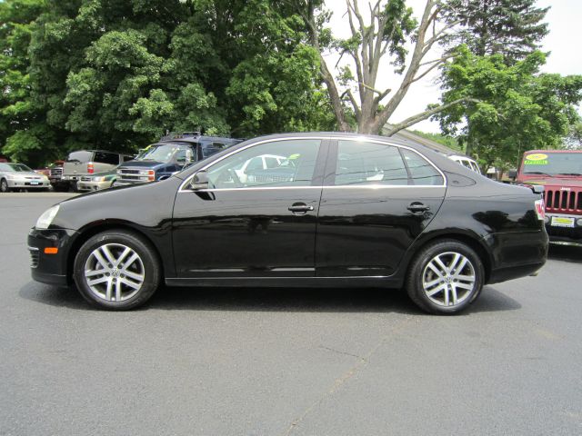 2006 Volkswagen Jetta Reg Cab 135.5 WB 4WD DRW