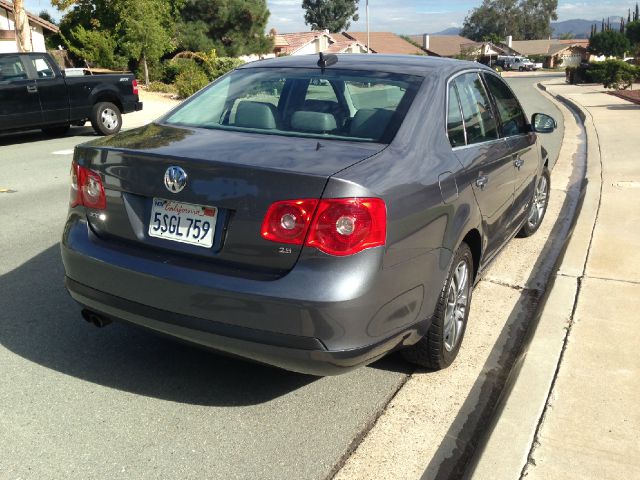2006 Volkswagen Jetta Reg Cab 135.5 WB 4WD DRW