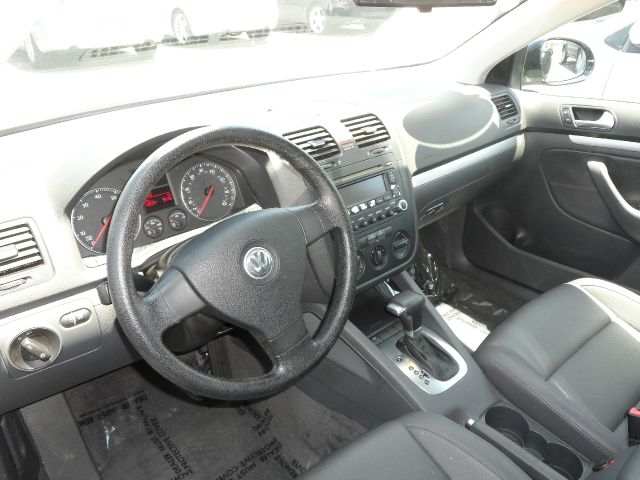 2006 Volkswagen Jetta Reg Cab 135.5 WB 4WD DRW