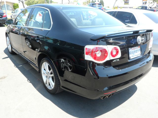 2006 Volkswagen Jetta Reg Cab 135.5 WB 4WD DRW