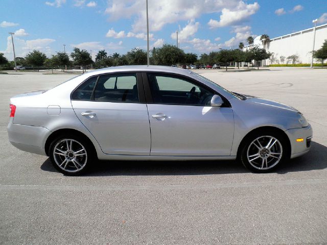 2006 Volkswagen Jetta Touring PKG RES W/nav