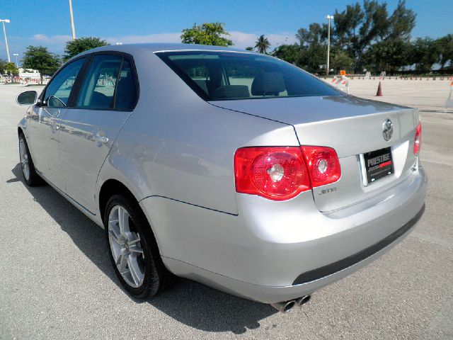 2006 Volkswagen Jetta Touring PKG RES W/nav