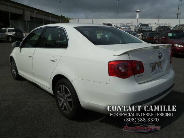 2006 Volkswagen Jetta Reg Cab 135.5 WB 4WD DRW