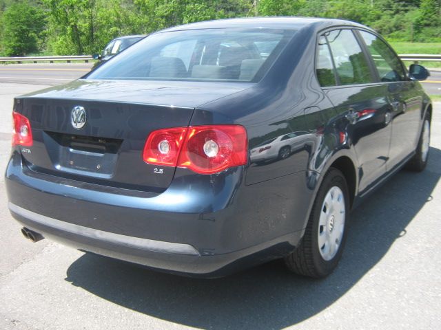 2006 Volkswagen Jetta XL Long Bed Crew Cab ~ 5.4L Gas