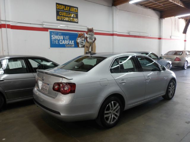 2006 Volkswagen Jetta Reg Cab 135.5 WB 4WD DRW