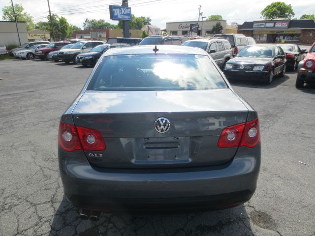 2007 Volkswagen Jetta Lariat CREW CAB 4X4 Diesel